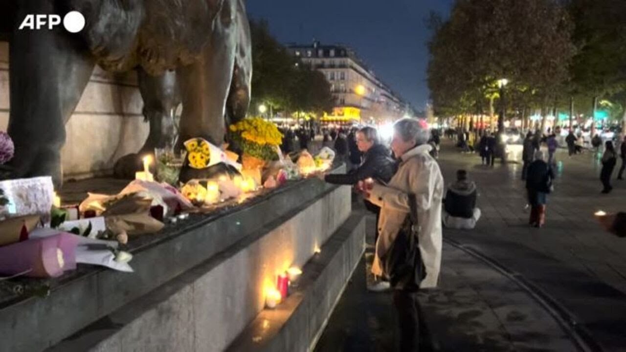 13 novembre 2015, Parigi rende omaggio alle vittime degli attentati