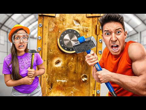 FIRST TO BREAK THE INDESTRUCTIBLE SAFE WINS WHAT'S INSIDE against Doctor Timoti