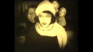 The Girl with the Hatbox -- Le coup de foudre