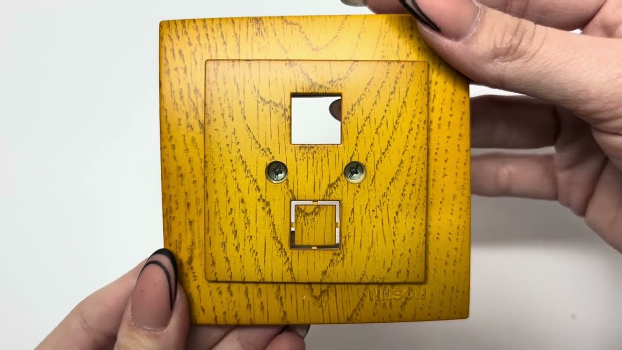 Розетка одинарная компьютерная без модуля RJ-45 NILSON Touran дуб 24251042