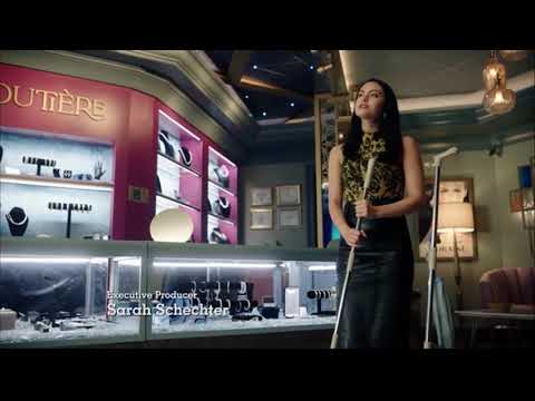 Riverdale 5x11 Reggie visit Veronica shop she ask him join the good guys. Betty and Tabitha talking.