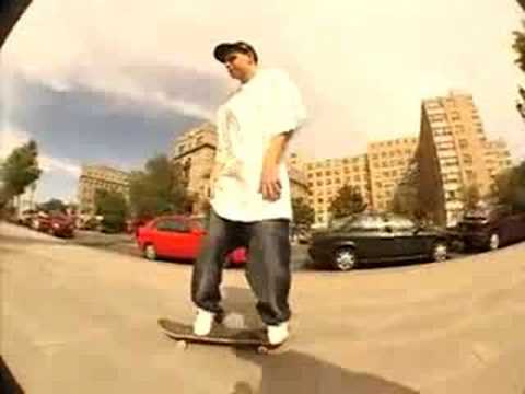 Wade Desarmo - How to 3flip (tre flip, 360 flip)