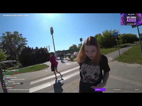 Szybki lodzik w miejscu publicznym HUH I Azdus