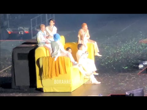 211128- "LIFE GOES ON+BOY WITH LUV+DYNAMITE+BUTTER FT. MEGAN- PTD ON STAGE SOFI DAY 2- FANCAM