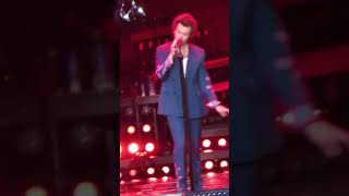 Harry Styles singing &quot;Miss you&quot; by Louis Tomlinson