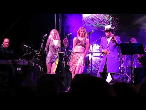 Kid Creole & The Coconuts - Live