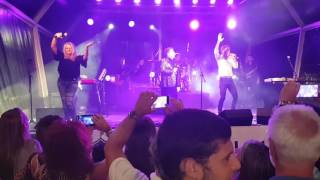 Cliff Richard &amp; Bonnie Tyler filmed by Con