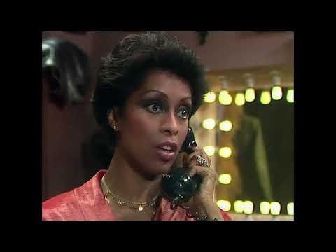 The Muppet Show - 411: Lola Falana - Cold Open (1979)