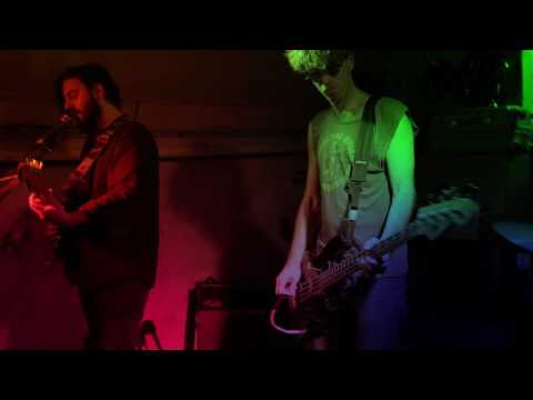 ועדת חריגים - "שוטה" (נירוונה)  בהופעה במזקקה