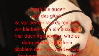 Cro - Mach Die Augen Auf ( Lyrics on Screen )