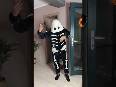 Facem Party De Halloween