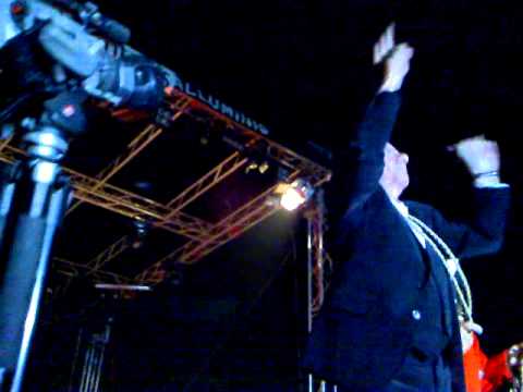 Roberto Vecchioni e Mamuthones Samarcanda live voci di Maggio 2011 Nuoro