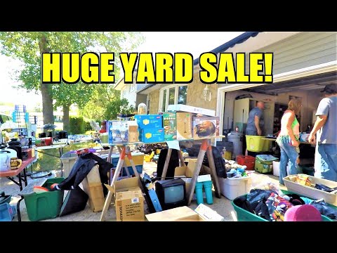 Ep309: CAN WE FIND ANY ANTIQUES AT THIS HUGE GARAGE SALE!?  😉😉