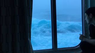 Смотреть онлайн Как выглядит шторм в океане