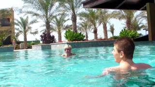 preview picture of video 'Hilton Resort Ras al Khaimah Extreme survival in the sea water pool...'