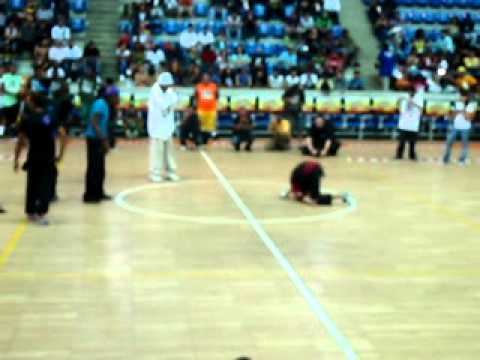 RAPLONCESTO - Exhibicion de breakdance - UTK CREW