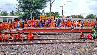 preview picture of video 'Tarakeswar Railway Station ( ভক্তদের সমাবেশ ) || তারকেশ্বর যাত্রা'
