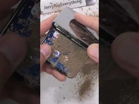 Getting DIRTY with the RAZR PLUS