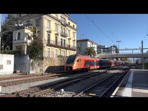 SOB Treno Gottardo fährt in Locarno ein