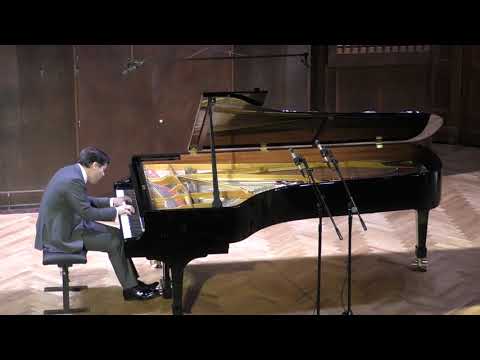 Mozart Fantasia in C minor, K.475, исп.Vadym Kholodenko( фортепиано)