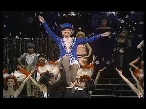 Marika Rökk in: Die Gräfin vom Naschmarkt live - Wien @ 1978