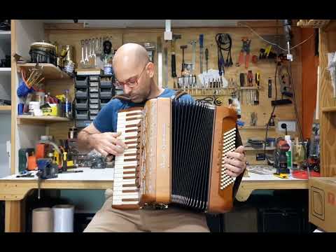 NUEVO!!!  Paolo Soprani Folk IV Wood en 4ta y 5ta con musette, voces Blue Star tope de gama.