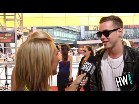 Sammy Adams Talks Enrique Iglesias - MTV VMAs 2012