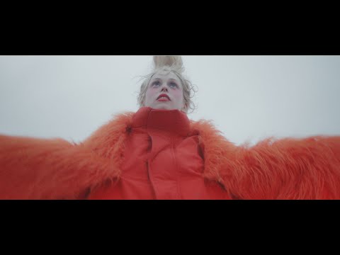 Petite Meller - Aeroplane (Official Music Video)