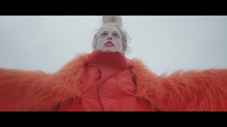 Musik-Video-Miniaturansicht zu Aeroplane Songtext von Petite Meller