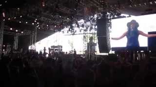 BANKS - Are You That Somebody? - Live @ Coachella 04/12/14 (Video 2 of 2)