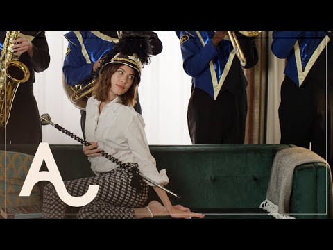 アレクサ・チョン 発表動画｜ALEXACHUNG (Alexa Chung Announcement Video | ALEXACHUNG)
