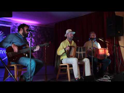 Int ja Müller Kesk õitsvaid lilli