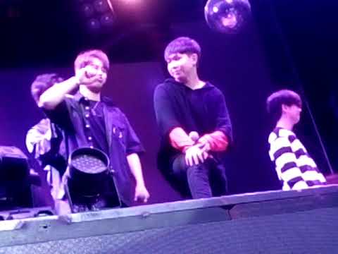 JJCC  in  Peru     Playing  with  fans