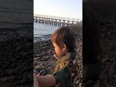 Gibran beck main di pantai 3