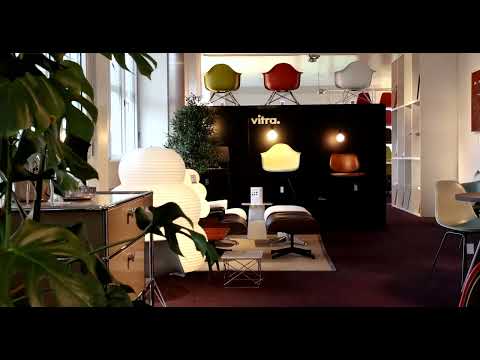 Vom modularen @USM Modular Furniture , den Klassikern von  @WOGG Furniture Ltd. , bequeme deSede Polstermöbel,  bis hin zu den weltbekannten Plastic & Fiberglass Chairs und Lounge Chairs von  @Eames Office.