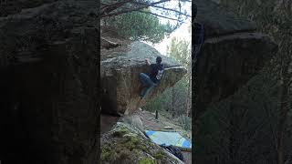 Video thumbnail of El Cazo Roto, 6A+. La Pedriza