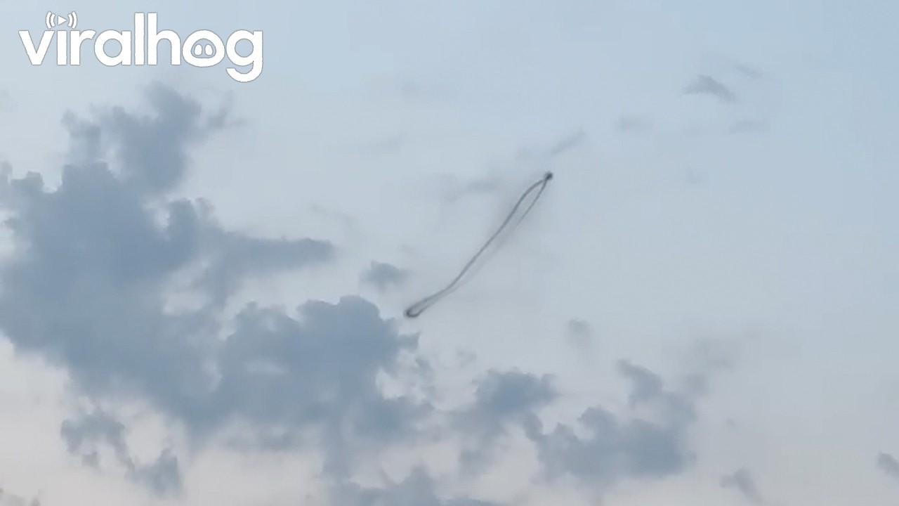 Dark Ring In Sky || ViralHog