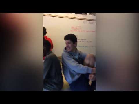 Mannequin Challenge! (High School English Edition)