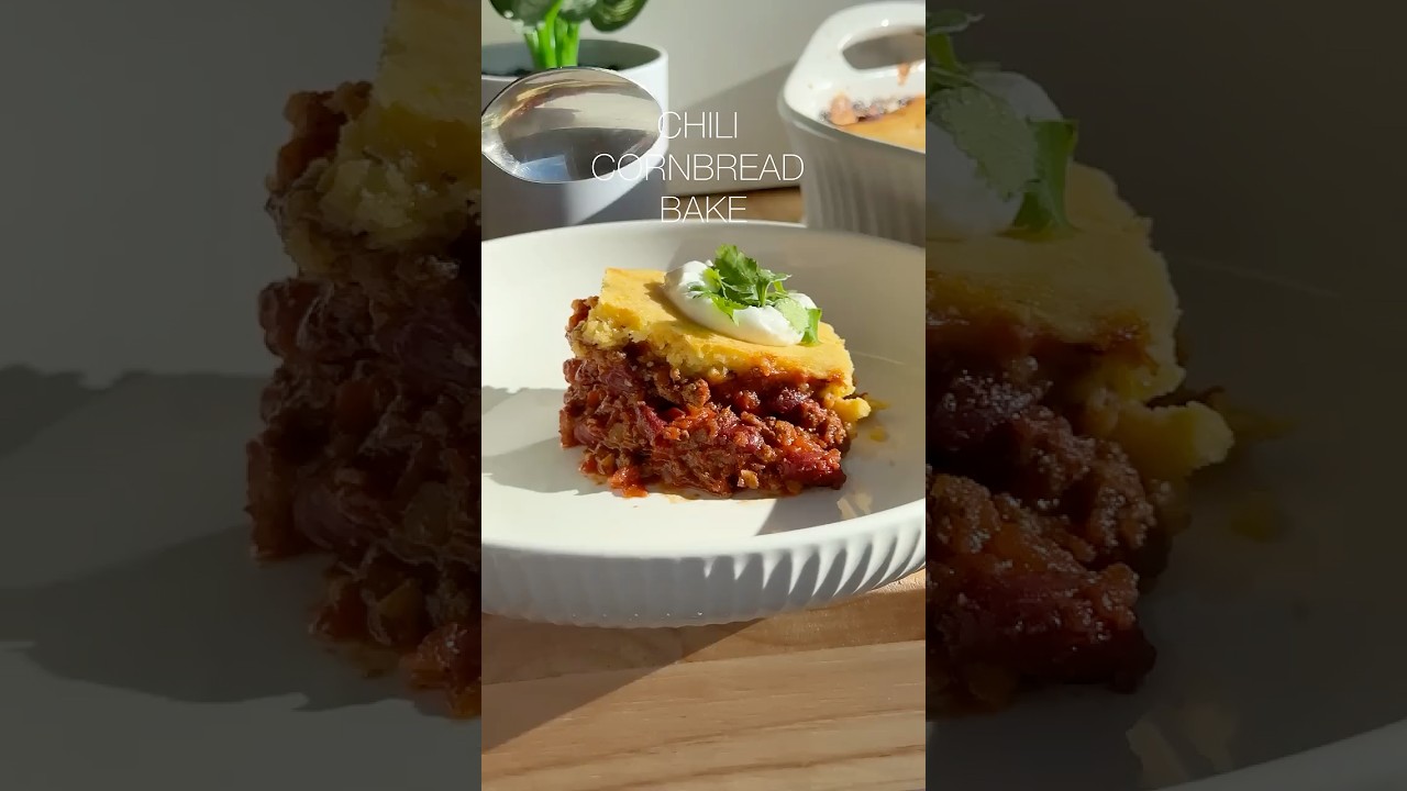 Chili Cornbread Bake