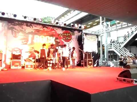 120707 Follow cover EXO-K @J-Trend_MBK  P.1/2