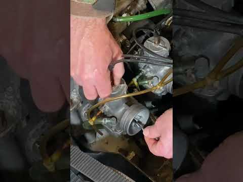 How to tune a vintage snowmobile with multiple carburetors #shorts