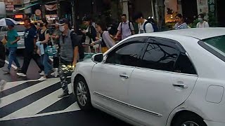 台灣優良駕駛，駕照雞腿換的？（檢舉三張成功）