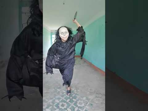 Escaping Two Dancing Lady 💃🔪#serbiandancing #pov #escape