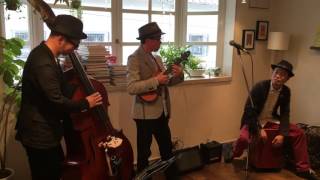 ukulele swing trio
