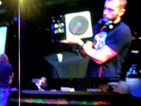 DJ Hero Demo at E3