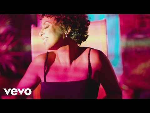 Raquel Sofía - Ron de Azúcar (Official Video)