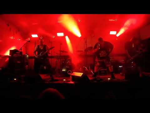 Hautajaisyö - Maan Nielemä (NEW Song live)