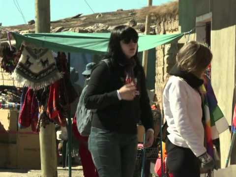 Dampflok-Friedhof in der größten Salzwüste der Welt