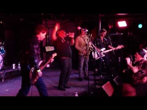 Barrence Whitfield & The Savages, Ship sails at 6! Live 2013