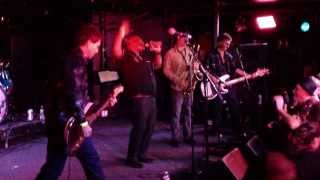 Barrence Whitfield & The Savages, Ship sails at 6! Live 2013